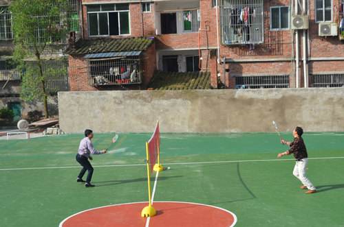 馬路打羽毛球心真大！中山地坪漆廠家有話說